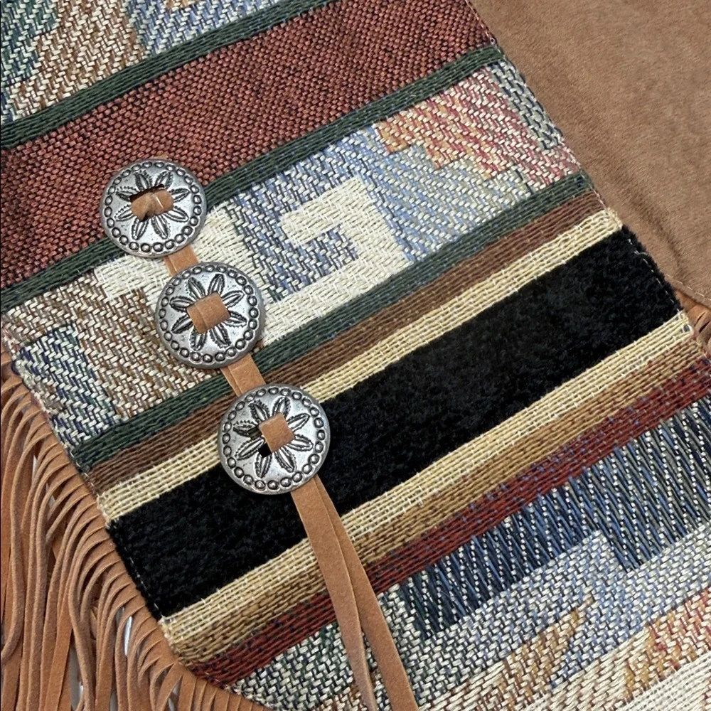 VTG Western Collection Fringed Shawl or Capelet w/ Silver Conchos Sz M - Picture 5 of 10